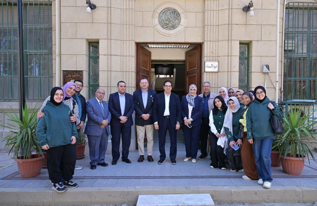 IMG 20260410 WA0016 جامعة العاصمة جولة مفاجئة لرئيس جامعة القاهرة لمتابعة ترشيد الطاقة وحصر الأصول غير المستغلة داخل الحرم الجامعي موقع في الجامعة