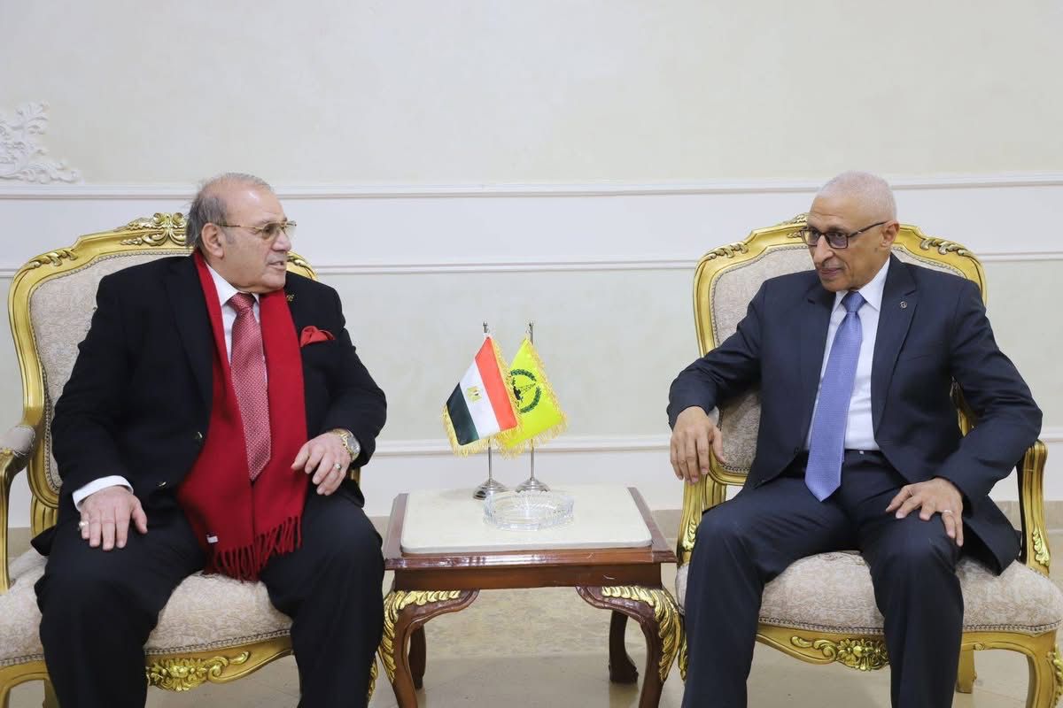 IMG 20260411 WA0006 محافظ شمال سيناء يستقبل رئيس مجلس أمناء جامعة سيناء محافظ شمال سيناء يستقبل رئيس مجلس أمناء جامعة سيناء لبحث تعزيز التعاون المشترك موقع في الجامعة