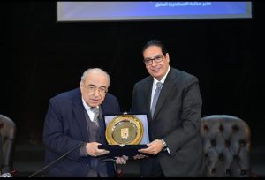 بحضور الدكتور مصطفى الفقي.. جامعة القاهرة تواصل موسمها الثقافي بمحاضرة حول “مصر في عالم مضطرب إقليميًا ودوليًا” 6 IMG 20260411 WA0030 جامعة القاهرة بحضور الدكتور مصطفى الفقي.. جامعة القاهرة تواصل موسمها الثقافي بمحاضرة حول “مصر في عالم مضطرب إقليميًا ودوليًا” موقع في الجامعة