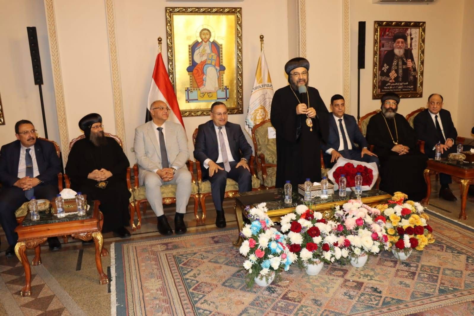 IMG 20260412 WA0004 وزير التعليم العالي يزور الكنيسة المرقسية بالإسكندرية وزير التعليم العالي يزور الكنيسة المرقسية بالإسكندرية لتهنئة الأقباط بعيد القيامة المجيد موقع في الجامعة