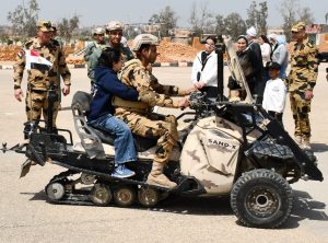 الجيوش الميدانية والمناطق العسكرية تفتح أبوابها للإحتفال مع أطفال مصر بيوم اليتيم.. فيديو 10 IMG 20260412 WA0104 الجيوش الميدانية والمناطق العسكرية الجيوش الميدانية والمناطق العسكرية تفتح أبوابها للإحتفال مع أطفال مصر بيوم اليتيم.. فيديو موقع في الجامعة