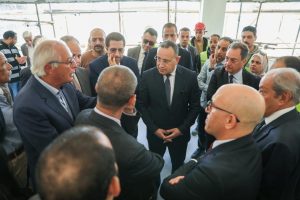 وزير التعليم العالي يتابع إنشاءات الجامعة الأهلية الفرنسية بالشروق ويؤكد: جاهزية الاستقبال في سبتمبر 2026 8 وزير التعليم العالي يتابع إنشاءات الجامعة الأهلية الفرنسية بالشروق