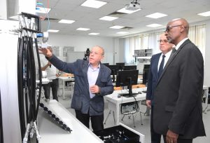 الجامعة الألمانية بالقاهرة تفتح آفاق التعاون مع وزير التعليم الرواندي في التعليم والهندسة وتكنولوجيا الغذاء 6 IMG 20260414 WA0058 الجامعة الألمانية بالقاهرة الجامعة الألمانية بالقاهرة تفتح آفاق التعاون مع وزير التعليم الرواندي في التعليم والهندسة وتكنولوجيا الغذاء موقع في الجامعة