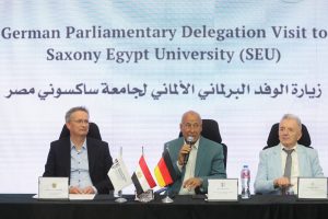 IMG 20260418 WA0025 جامعة ساكسوني مصر جامعة ساكسوني مصر تستقبل وفدًا برلمانيًا ألمانيًا لتعزيز الشراكات التعليمية الدولية موقع في الجامعة