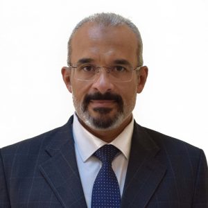 الدكتور هشام سالم عميد كلية الصيدلة جامعة العبور للعلوم والتكنولوجيا
