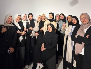 الذكاء الاصطناعي بين التطور والاعتماد المفرط.. مشروع تخرج آداب إعلام الزقازيق يناقش التأثير على الأجيال 2 IMG 20260421 WA0009 1 الذكاء الاصطناعي بين التطور والاعتماد المفرط الذكاء الاصطناعي بين التطور والاعتماد المفرط.. مشروع تخرج آداب إعلام الزقازيق يناقش التأثير على الأجيال موقع في الجامعة