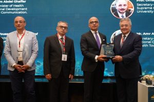 IMG 20260421 WA0030 مؤتمر جامعة عين شمس يناقش فرص وتحديات السياحة الصحية مؤتمر جامعة عين شمس يناقش فرص وتحديات السياحة الصحية في مصر وتعزيز التنافسية العالمية موقع في الجامعة