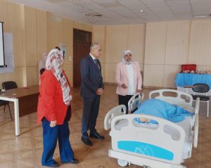 IMG 20260421 WA0090 جامعة أسوان افتتاح 11 معملًا متطورًا بتمريض جامعة أسوان لتعزيز التدريب العملي وتأهيل الخريجين لسوق العمل موقع في الجامعة
