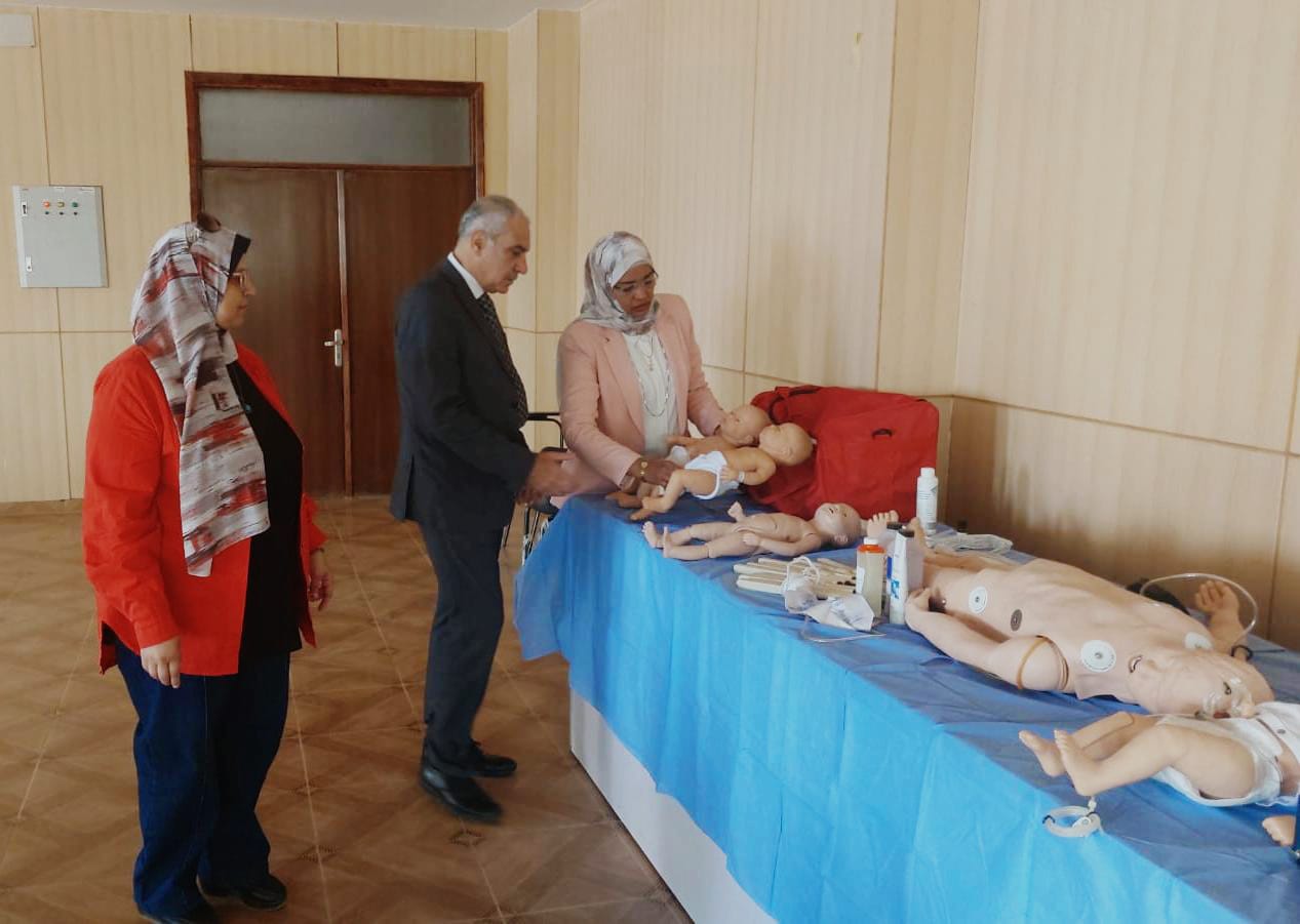 IMG 20260421 WA0093 جامعة أسوان افتتاح 11 معملًا متطورًا بتمريض جامعة أسوان لتعزيز التدريب العملي وتأهيل الخريجين لسوق العمل موقع في الجامعة