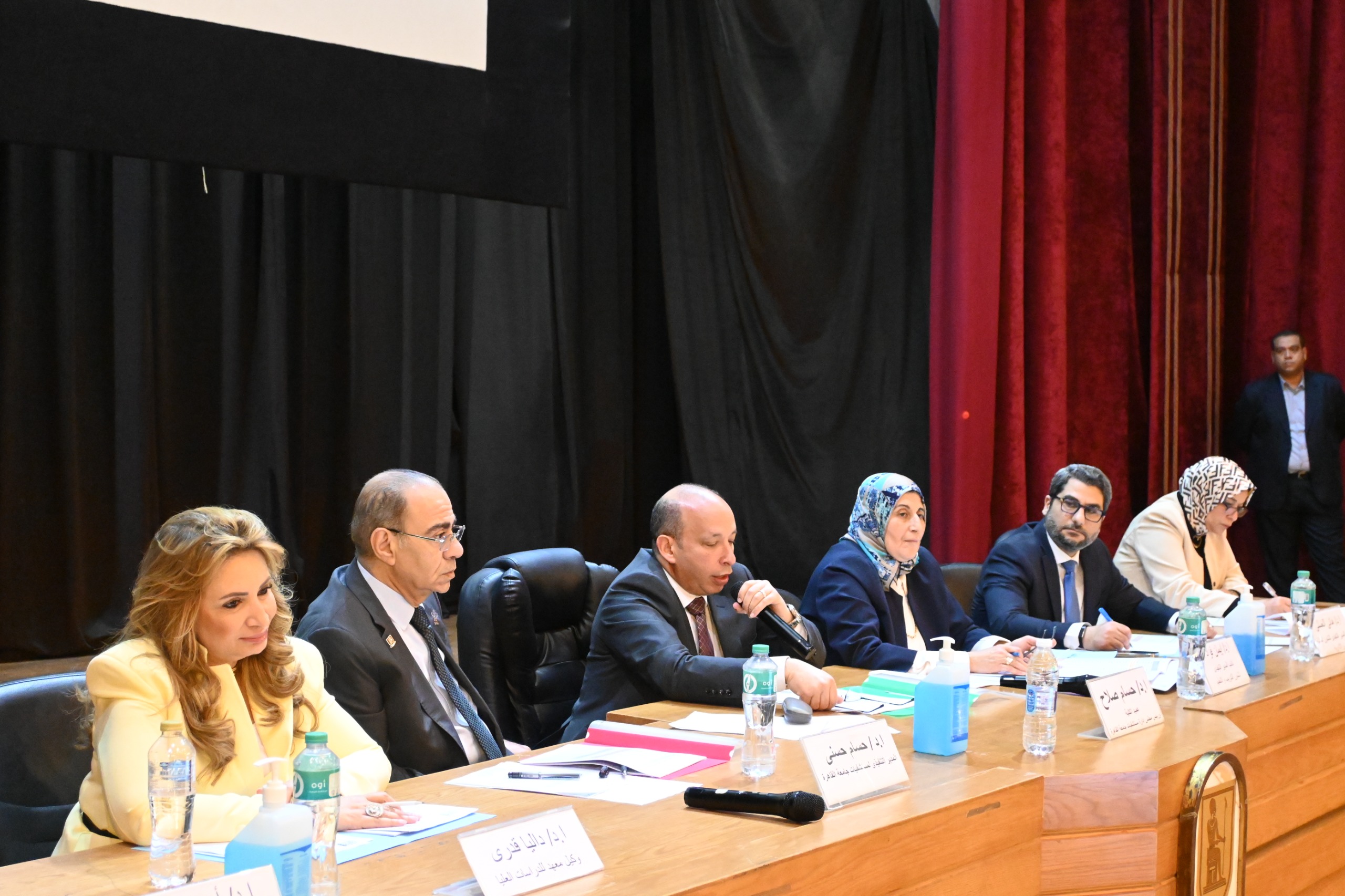 قصر العيني: تعيين 312 طبيبًا مقيمًا لدفعة نوفمبر 2023 وفق معايير الشفافية وتكافؤ الفرص