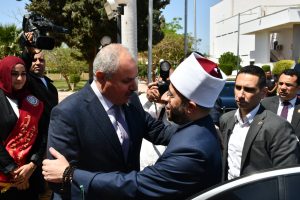 وزير الأوقاف يشارك في مناقشة رسالة ماجستير بجامعة قناة السويس بحضور رئيس الجامعة 3 IMG 20260425 WA0049 وزير الأوقاف يشارك في مناقشة رسالة ماجستير وزير الأوقاف يشارك في مناقشة رسالة ماجستير بجامعة قناة السويس بحضور رئيس الجامعة موقع في الجامعة