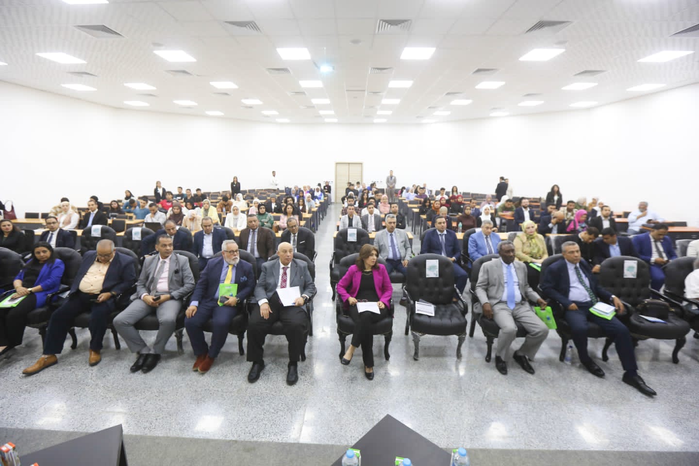 IMG 20260428 WA0022 مصر وروسيا تطلقان تعاونًا استراتيجيًا في علوم البحار الجامعة المصرية الصينية تحتفل باليوم العالمي للمياه 2026 وتؤكد: البحث العلمي مفتاح الاستدامة المائية موقع في الجامعة