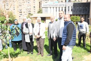 ضمن مبادرة "100 مليون شجرة".. جامعة عين شمس تزرع أشجارًا مثمرة بالحرم الرئيسي 2 جامعة عين شمس تزرع أشجارًا مثمرة