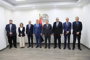 الاستثمار يبدأ من الجامعة.. خطة جديدة لنشر الثقافة المالية بين الطلاب 3 IMG 7380 نشر الثقافة المالية بين الطلاب الاستثمار يبدأ من الجامعة.. خطة جديدة لنشر الثقافة المالية بين الطلاب موقع في الجامعة