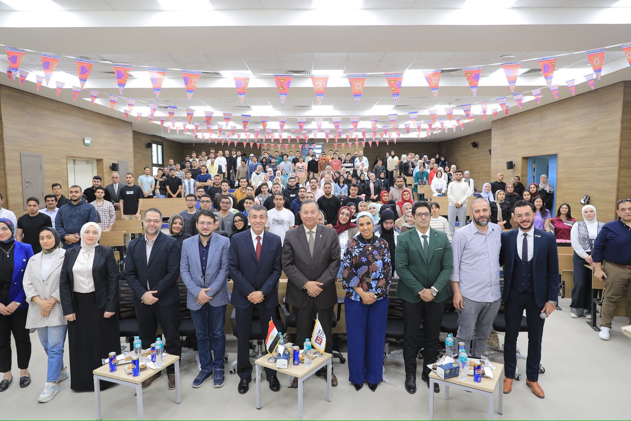IMG 7392 جامعة القاهرة تعزز البحث العلمي بالذكاء الاصطناعي جامعة المنصورة الجديدة تناقش مستقبل طب الأسنان التحفظي والتقنيات الحديثة موقع في الجامعة