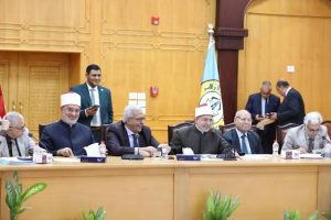 بعد قرارات مجلس جامعة الأزهر الأخيرة.. اعرف الفرق بين السمر كورس ونظام التصفية في الجامعة 2 الفرق بين السمر كورس ونظام التصفية