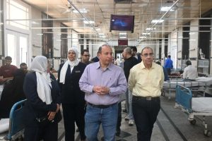 جولة مفاجئة لعميد قصر العيني داخل الطوارئ.. متابعة الخدمة ومعايير السلامة 6 جولة مفاجئة لعميد قصر العيني داخل الطوارئ.. متابعة الخدمة ومعايير السلامة