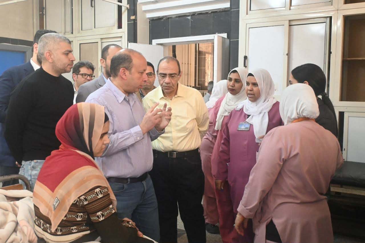 عميد طب قصر العيني يتفقد الطوارئ