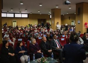 ألسن عين شمس تحتفي باليوم الثقافي الصيني احتفالًا بمرور 70 عامًا على العلاقات المصرية الصينية 5 c234aad3 2f87 4868 a399 275591c28585 اليوم الثقافي الصيني ألسن عين شمس تحتفي باليوم الثقافي الصيني احتفالًا بمرور 70 عامًا على العلاقات المصرية الصينية موقع في الجامعة