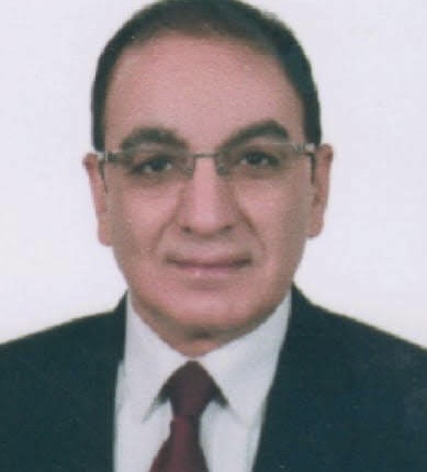 عميد كلية الحاسبات والذكاء الاصطناعي