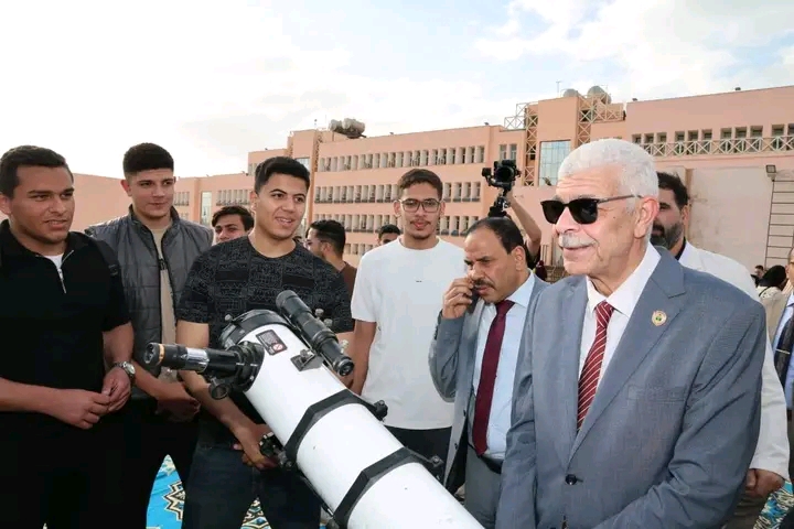 1777650185042 رئيس جامعة المنوفية رئيس جامعة المنوفية يشهد فعالية فلكية لرصد البقع الشمسية بكلية العلوم موقع في الجامعة