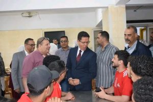 رئيس جامعة بنها يؤكد: القيم والأخلاق خط أحمر ويحذر من السوشيال ميديا 4 رئيس جامعة بنها يؤكد: القيم والأخلاق خط أحمر