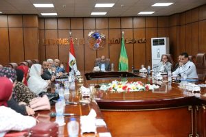 محافظ المنيا يبحث مع نواب البرلمان ملف تطوير منظومة التعليم ومطالب المعلمين المتعاقدين 2 محافظ المنيا يبحث مع نواب البرلمان ملف تطوير منظومة التعليم ومطالب المعلمين المتعاقدين