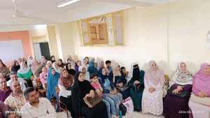 تقديرًا لمسيرة العطاء.. باصونة الابتدائية تحتفي بالمعلمة مديحة محمد عامر 2 تقديرًا لمسيرة العطاء.. باصونة الابتدائية تحتفي بالمعلمة مديحة محمد عامر