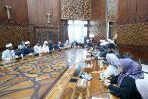 شيخ الأزهر للطلاب الوافدين: حريصون على تهيئة الأجواء المناسبة للتحصيل العلمي 3 شيخ الأزهر للطلاب الوافدين: حريصون على تهيئة الأجواء المناسبة للتحصيل العلمي