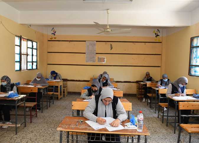 حل النموذج الاسترشادي الثامن في الرياضيات التطبيقية فرنسي