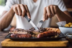 في عيد الأضحى.. كيف تؤثر اللحوم على فاعلية الأدوية؟ دليلك لتفادي التداخلات الدوائية والغذائية 5 2022 7 7 19 15 15 211 كيف تؤثر اللحوم على فاعلية الأدوية في عيد الأضحى.. كيف تؤثر اللحوم على فاعلية الأدوية؟ دليلك لتفادي التداخلات الدوائية والغذائية موقع في الجامعة