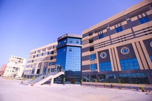 89 2 هندسة الجامعة المصرية الصينية تعتمد الدراسة لمدة 4 بدءًا من 2026/2027.. هندسة الجامعة المصرية الصينية تعتمد الدراسة لمدة 4 سنوات وتطلق برنامج العمارة الجديد موقع في الجامعة
