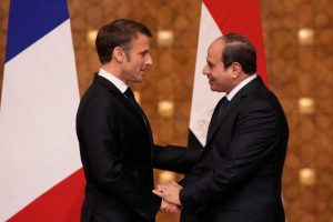 طفرة تاريخية في التعاون المصري الفرنسي.. 70 برنامجًا مشتركًا و42 اتفاقية و80 مشروعًا بحثيًا في مجالات المستقبل 4 الرئيس السيسي وماكرون