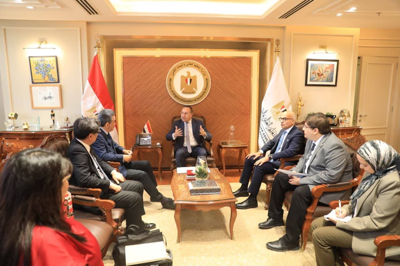 FB IMG 1777619272880 جامعة القاهرة التعليم العالي يفتح آفاقًا جديدة للتعاون مع اليابان.. مراكز تميز مشتركة وشراكات بحثية مع جامعة هيروشيما اليابانية موقع في الجامعة