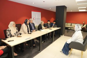 FB IMG 1777919469788 جامعة عين شمس جامعة عين شمس تستقطب أكثر من 200 طالب للمشاركة في العمل التطوعي بالمرصد المجتمعي موقع في الجامعة