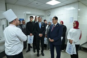 جامعة القاهرة تزور مستشفى الناس عبر منصة «أثر» لتعزيز العمل التطوعي ودعم الرعاية الصحية 