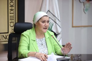 موازنة جديدة لتعزيز حماية الطفل.. والقومي للطفولة يعلن التوسع في إنشاء الفروع بالمحافظات 4 امرأة ترتدي ملابس خضراء تتحدث