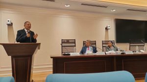 رئيس جامعة دمياط يعرض مشروعات المستشفى الجامعي ومجمع المعامل خلال مناقشة الموازنة 6 FB IMG 1778681118649 رئيس جامعة دمياط يعرض مشروعات المستشفى الجامعي رئيس جامعة دمياط يعرض مشروعات المستشفى الجامعي ومجمع المعامل خلال مناقشة الموازنة موقع في الجامعة