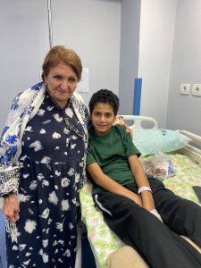 قصر العيني ينجح في علاج حالة نادرة عالمياً لطفل يعاني من آلام “الصواعق الكهربائية” بمستشفى أبو الريش المنيرة 3 قصر العيني ينجح في علاج حالة نادرة عالمياً لطفل يعاني من آلام الصواعق الكهربائية