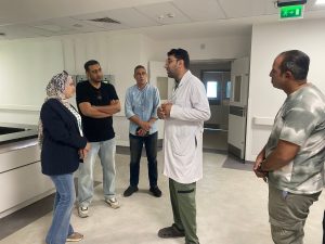 FB IMG 1778690919947 وكيلة تعليم السويس تزور تلميذ الصف السادس بالمستشفى عقب تعرضه لاعتداء من زملائه.. وكيلة تعليم السويس تزور تلميذ الصف السادس بالمستشفى وتطمئن على حالته موقع في الجامعة