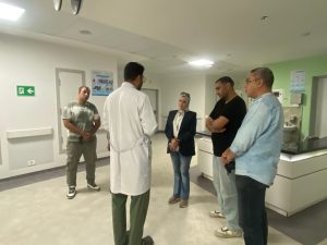 FB IMG 1778690920295 وكيلة تعليم السويس تزور تلميذ الصف السادس بالمستشفى عقب تعرضه لاعتداء من زملائه.. وكيلة تعليم السويس تزور تلميذ الصف السادس بالمستشفى وتطمئن على حالته موقع في الجامعة