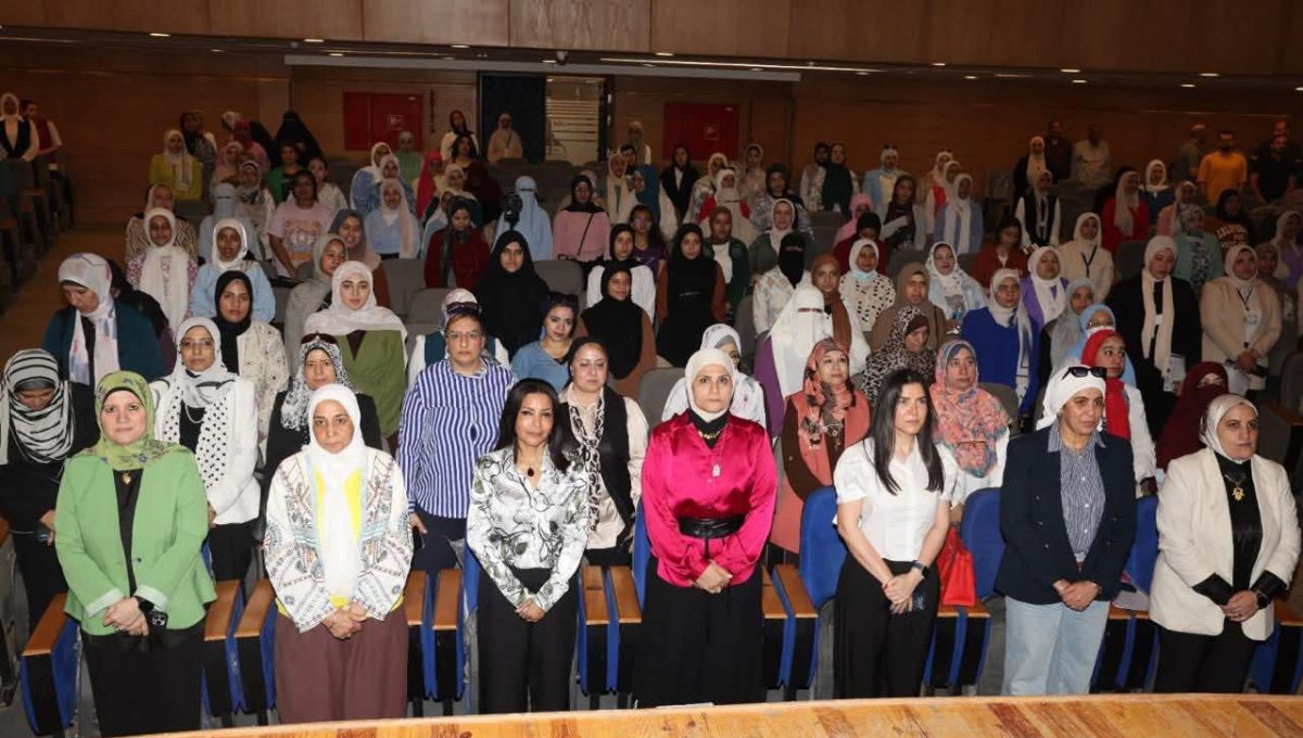 FB IMG 1778943970816 جامعة عين شمس تطلق برنامج تمكين المرأة بكلية البنات جامعة عين شمس تطلق برنامج «تمكين المرأة» بكلية البنات بالتعاون مع G100 لتهيئة الطالبات لسوق العمل موقع في الجامعة