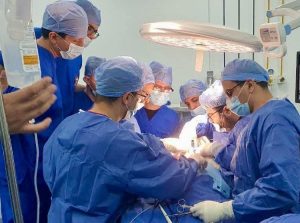 مستشفيات طنطا الجامعية تنجح في استخراج دبوس استقر برقبة فتاة دون مضاعفات 5 مستشفيات طنطا الجامعية تنجح في استخراج دبوس استقر برقبة فتاة