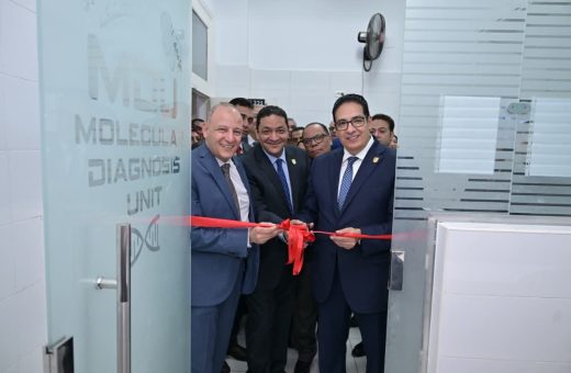 FB IMG 1779087031384 جامعة القاهرة رئيس جامعة القاهرة يفتتح وحدة التشخيص الجزيئي بطب بيطري بعد اعتمادها من «إيجاك» موقع في الجامعة