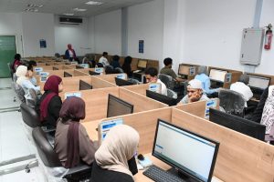 بنسبة تطبيق 99.8%.. انطلاق الاختبارات الإلكترونية بكلية الصيدلة جامعة الإسماعيلية الجديدة الأهلية
