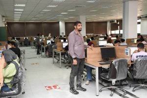 بنسبة تطبيق 99.8%.. انطلاق الاختبارات الإلكترونية بكلية الصيدلة جامعة الإسماعيلية الجديدة الأهلية