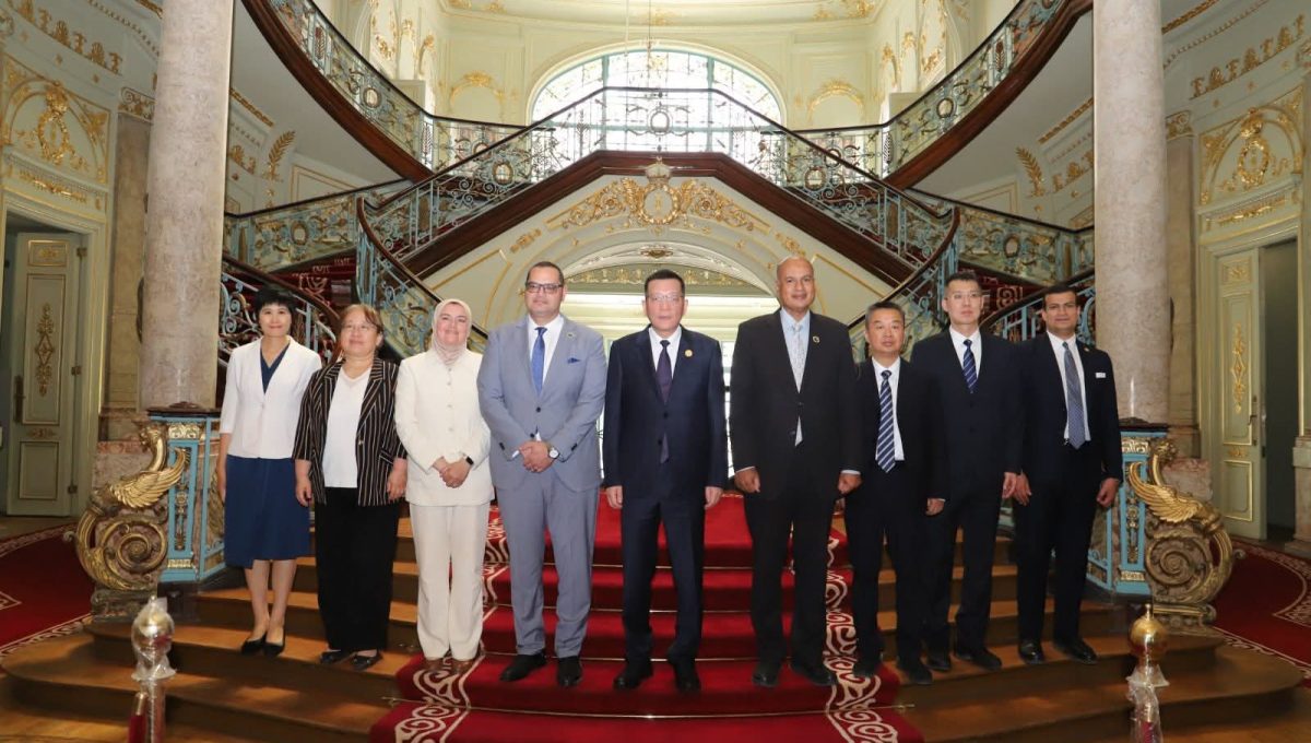 FB IMG 1779296554689 جامعة عين شمس جامعة عين شمس تستقبل وفداً قضائياً ودبلوماسياً من الصين ومصر قبيل فعاليات ندوة دولية بكلية الحقوق موقع في الجامعة
