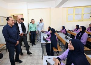 خلال زيارته لمدارس بولاق الدكرور.. رئيس الوزراء يشيد بطلاب يطورون مواقع إلكترونية عبر منصة كيريو 2 خلال زيارته لمدارس بولاق الدكرور.. رئيس الوزراء يشيد بطلاب يطورون مواقع إلكترونية عبر منصة كيريو