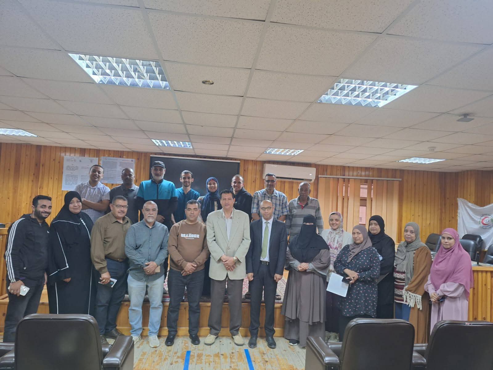 IMG 20260501 WA0039 بورسعيد تطلق قوافل تعليمية مجانية لطلاب الإعدادية كلية الطب البيطري بجامعة قناة السويس تختتم أسبوعها البيئي الثاني بفعاليات علمية ومجتمعية متنوعة موقع في الجامعة