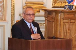 وزير الأوقاف ومحافظ القاهرة يشاركان في تأبين مفيد شهاب.. وإطلاق اسمه على قاعة كبرى وتدشين جائزة باسمه 6 IMG 20260503 WA0089 وزير الأوقاف ومحافظ القاهرة يشاركان في تأبين مفيد وزير الأوقاف ومحافظ القاهرة يشاركان في تأبين مفيد شهاب.. وإطلاق اسمه على قاعة كبرى وتدشين جائزة باسمه موقع في الجامعة